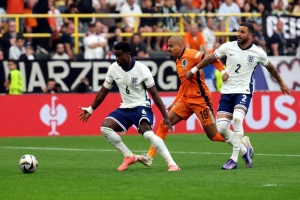 Liverpul "otima" štopera Njukaslu, ali problem je 90.000.000 evra?!